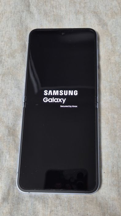 Samsung Galaxy Z Flip6