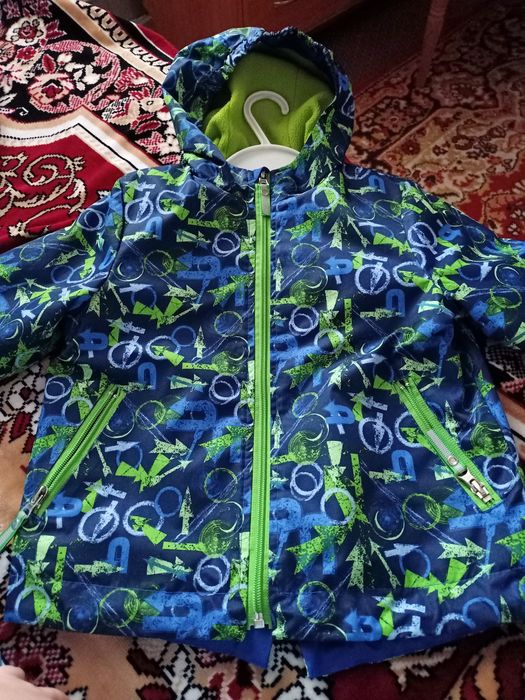 Продам тёплую ветровку