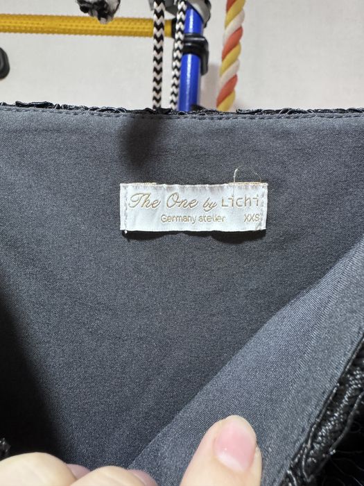 Вечернее платье на бретелях