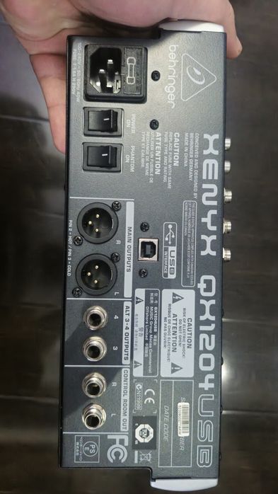 Mixer Analog Behringer