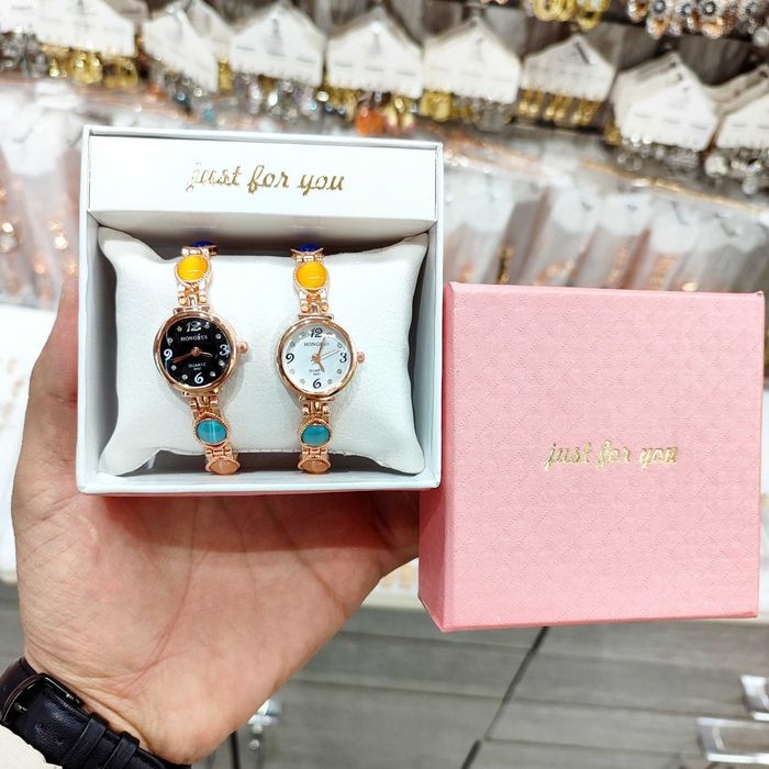 ULGURIB QOLILA ayollar uchun bujetniy soatlar