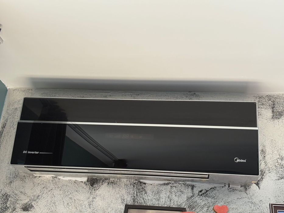 Климатик Midea MSY-12HRDN1 - чисто нов