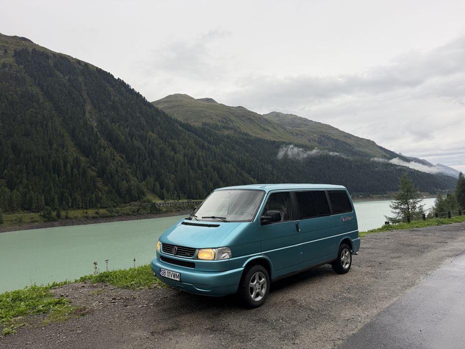 VOLKSWAGEN Multivan