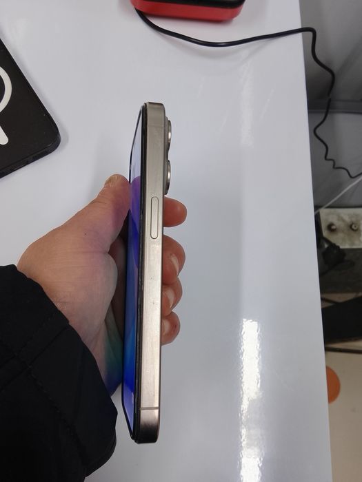 Продам Iphone 15 pro 256gb