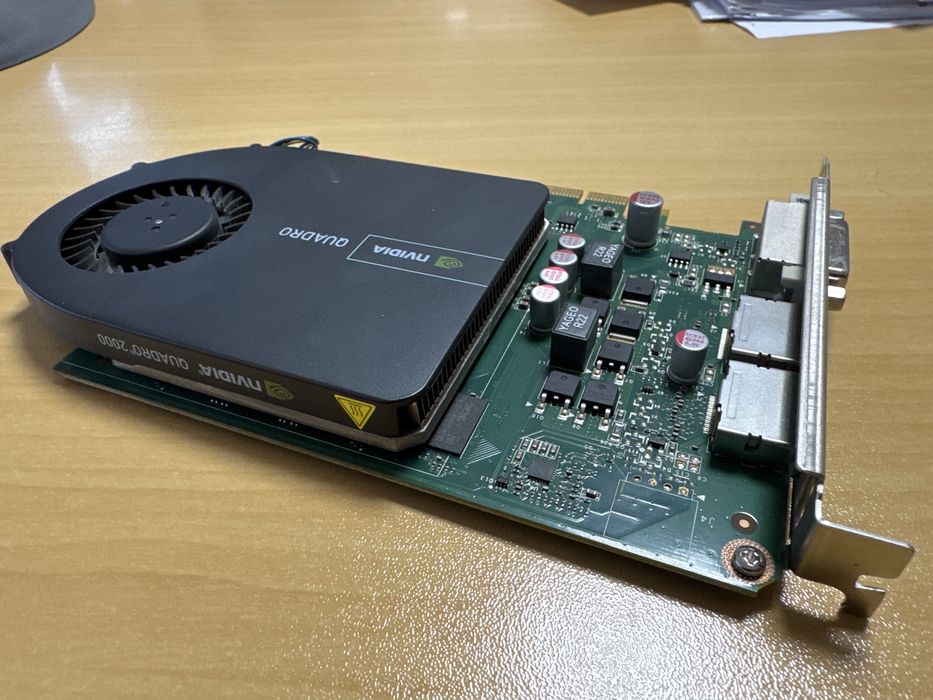 Placa video Quadro 2000 1G DDR5