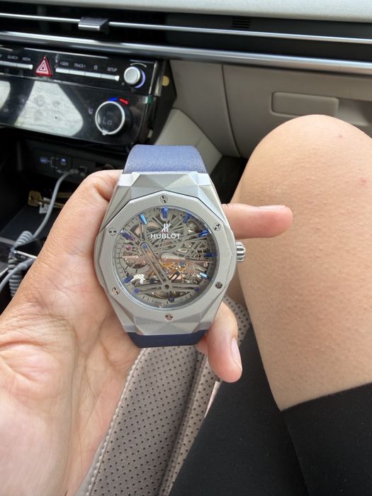 Продам часы hublot