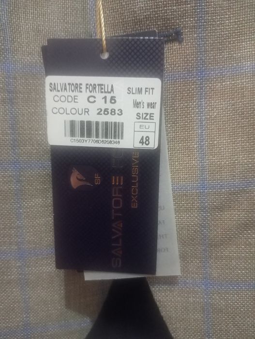 Продам Костюм тройка