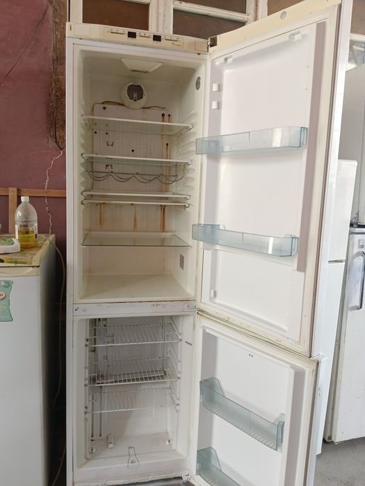 Холадилник 2 меторли ишлиди зур тоза