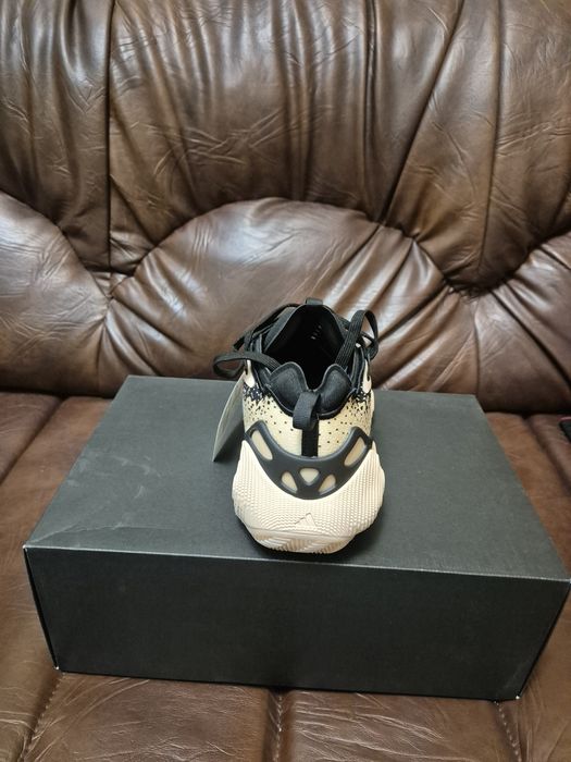 Adidas Trae Young 3