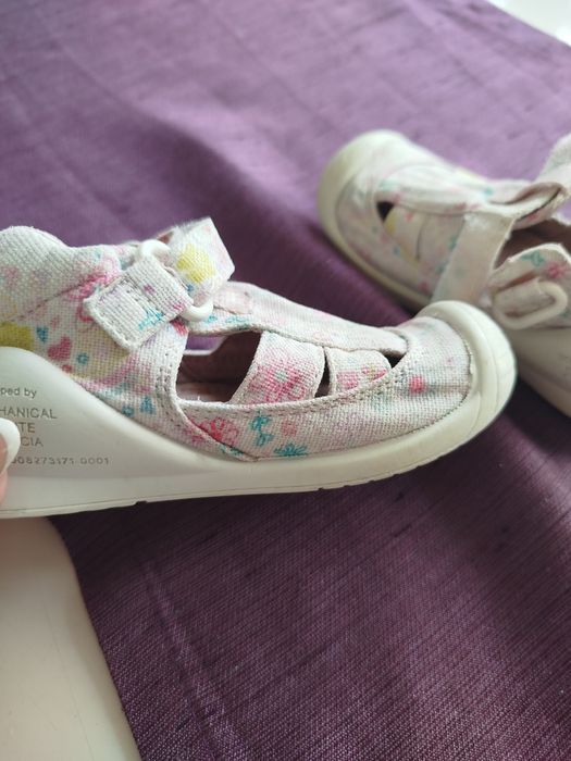 Сандали на марката biomecanics 21 номер