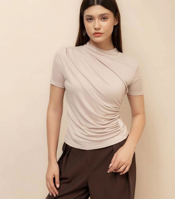 Футболки 3 цвета женская со сборкой на плече и сбоку