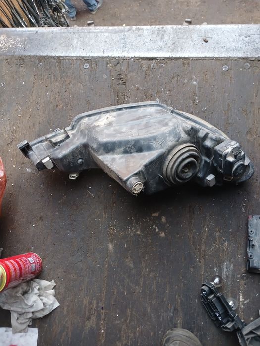 Фара Пежо 206 в оригинале