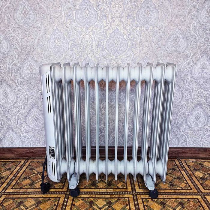 Продам большой масляный обогреватель ZASS Germany 2000 Вт. 12 секций.