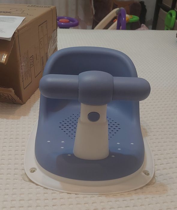 Седалка за къпане на бебе Moni
