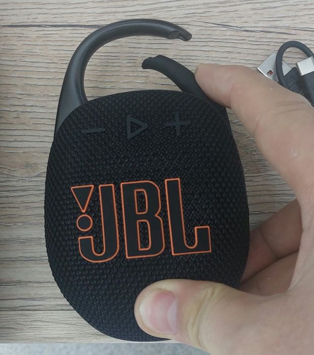 Портативная колонка JBL