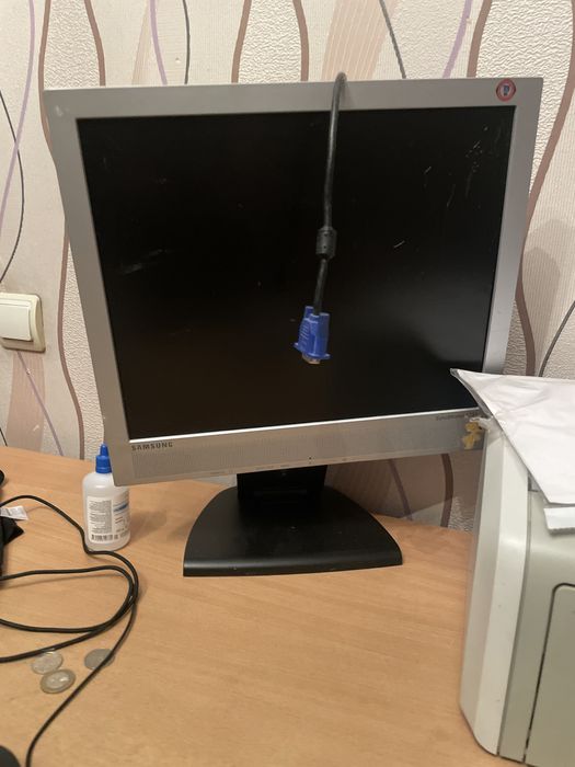 Процессор  Microlab б/у не рабочий, монитор, роутор