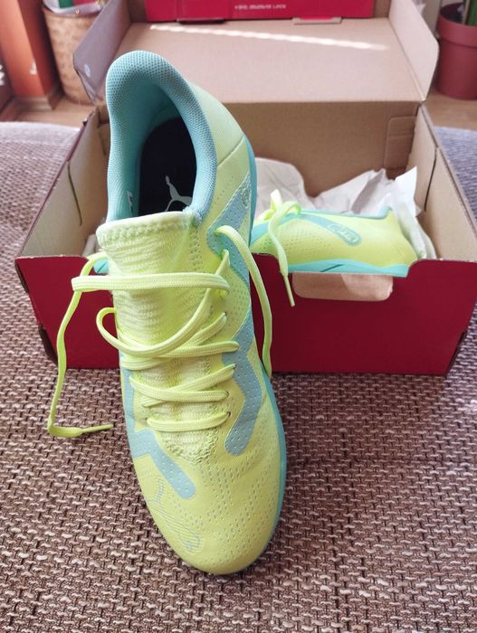 Футболни маратонки за зала