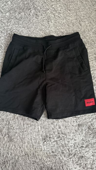 Hugo Boss къси панталони М