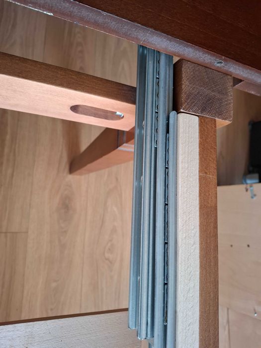 Продавам масивна луксозна маса за трапезария