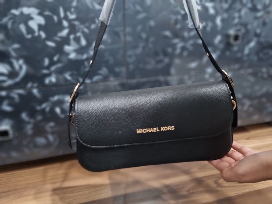 Geanta mana Michael Kors