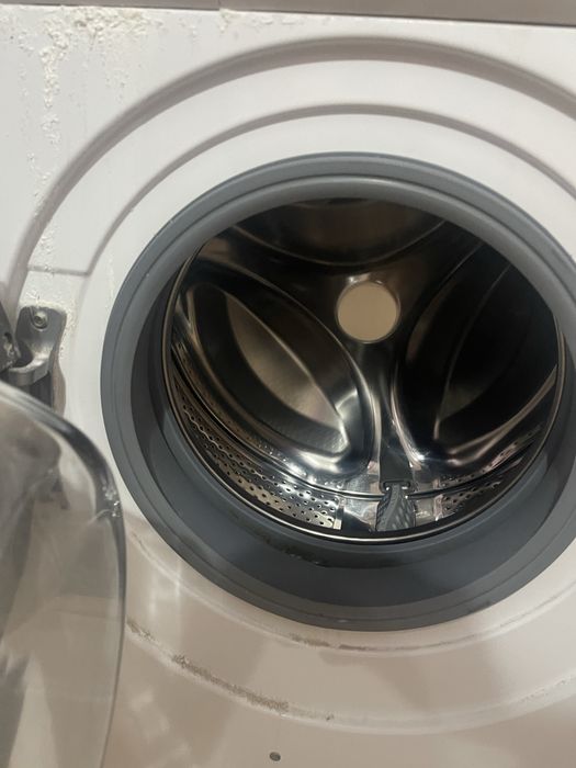 Продам стиральную машину Hansa WHB1038, 6 кг