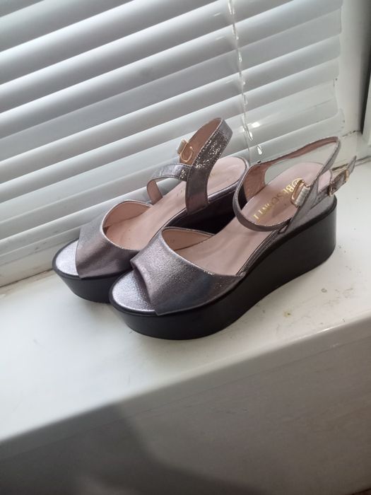 Босоножки каблук