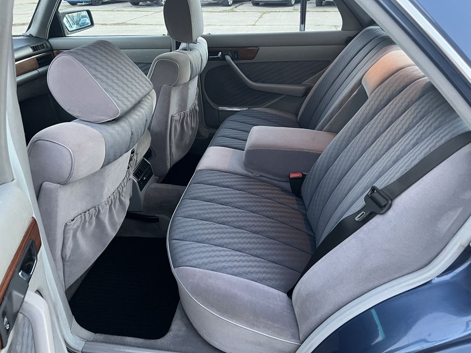 Mercedes Benz W126 300SE