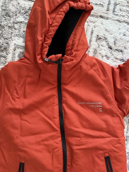 Продам теплую осеннюю курточку для мальчика