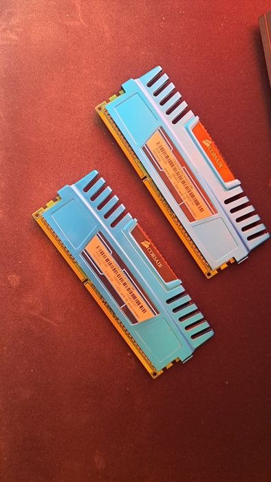 Памет 2x2GB DDR3 1600MT/s Corsair Vengeance