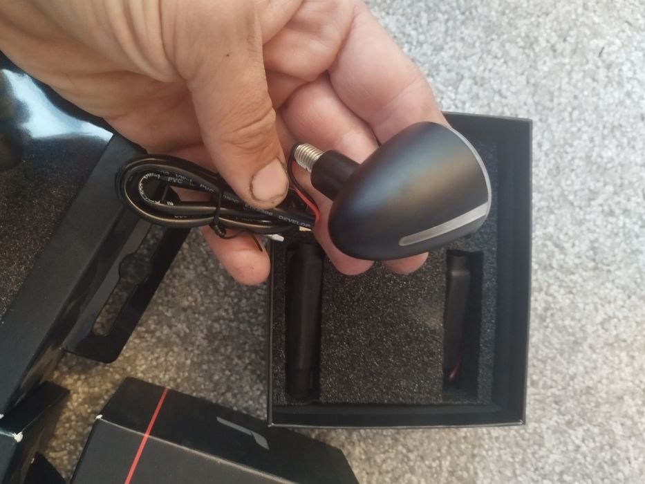 Semnalizari originale Rizoma. Produsul este nou nu a fost utilizat.