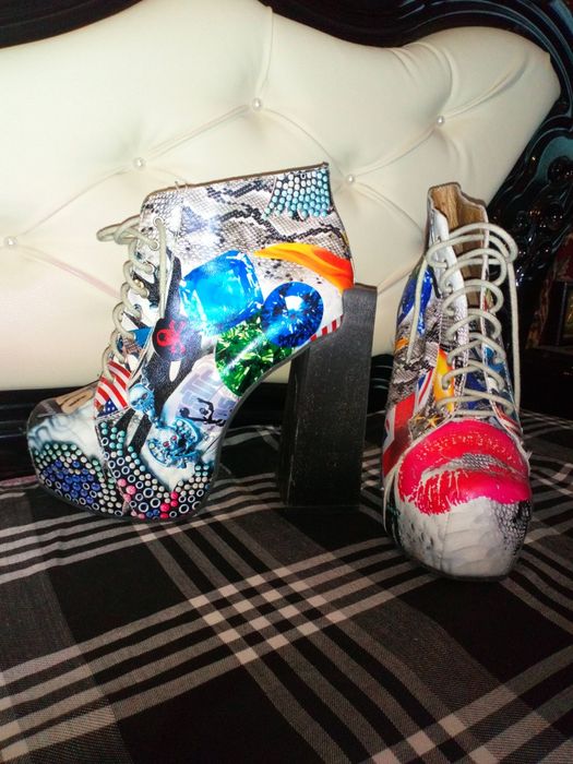 Продам обувь ботильоны 39-40р