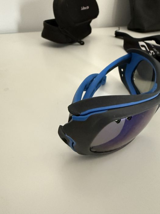 Ochelari sport Julbo polarizați cu protecție laterală și husă