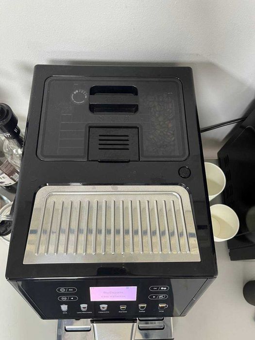Кофемашина Delonghi ECAM 46.860