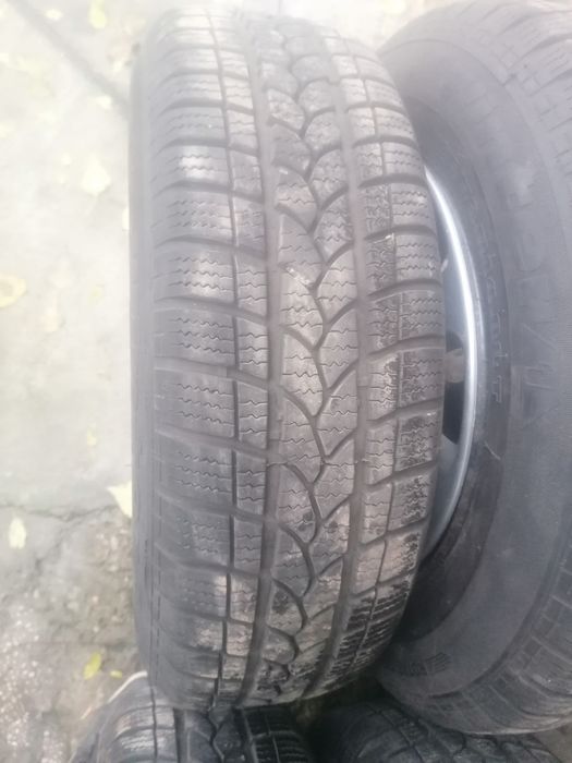 Vânt roți iarna golf 4 preț 500 lei capacele incluse în pret