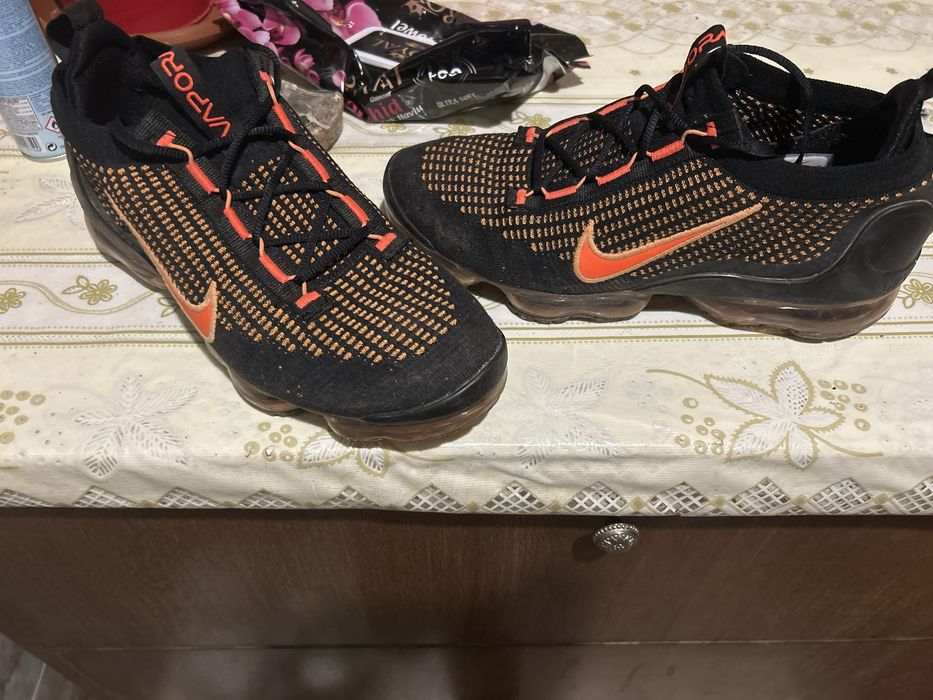 Nike vapormax черни с оранжево