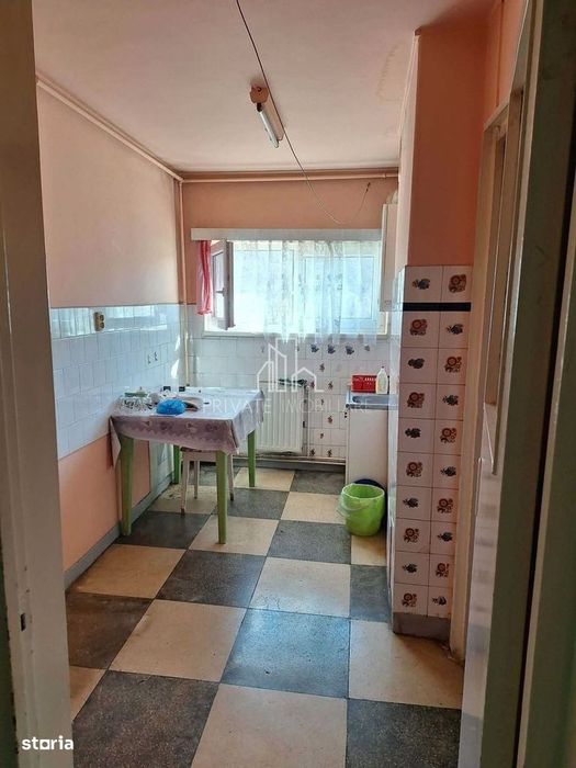 Apartament 3 camere, Etaj intermediar, Dambu