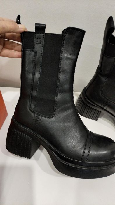 Продам зимние сапоги