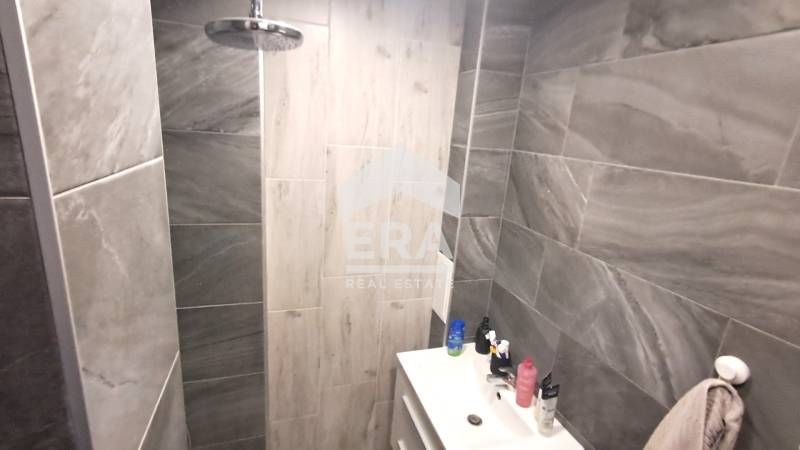 Двустаен, ремонтиран и обзаведен апартамент за продажба, с отделна кух