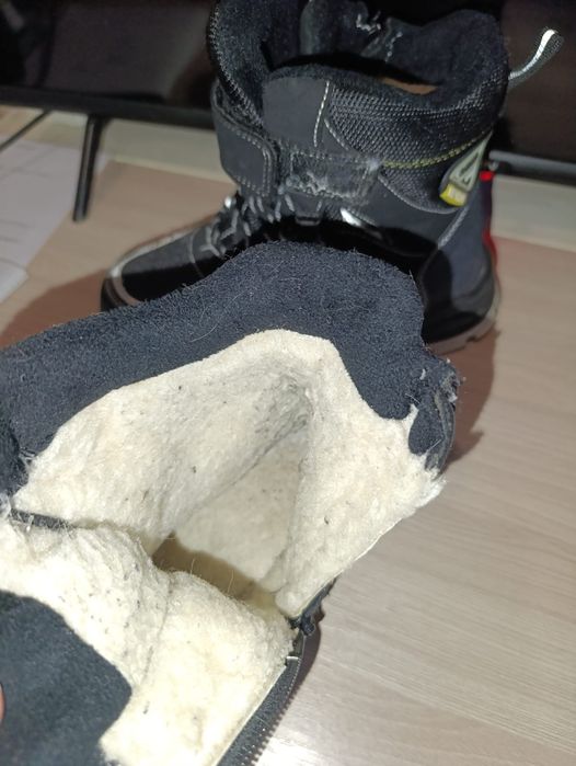 Продам детские зимние сапоги