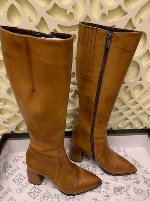 Дамски ботуши номер  35,  GiAnni практически нови