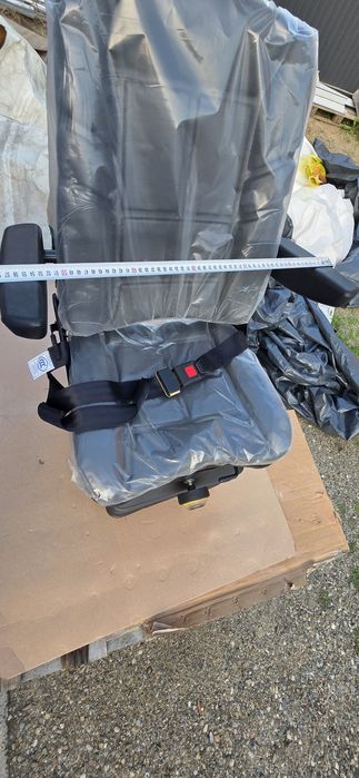 Scaun cu suspensie mecanica cu burduf suspensie reglabila pe kg compatibil u 650 massey ferguson valtra new holland pret 1390 lei se poate trimite