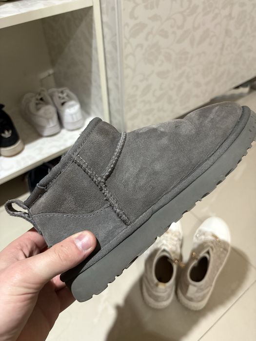 UGG gri originale
