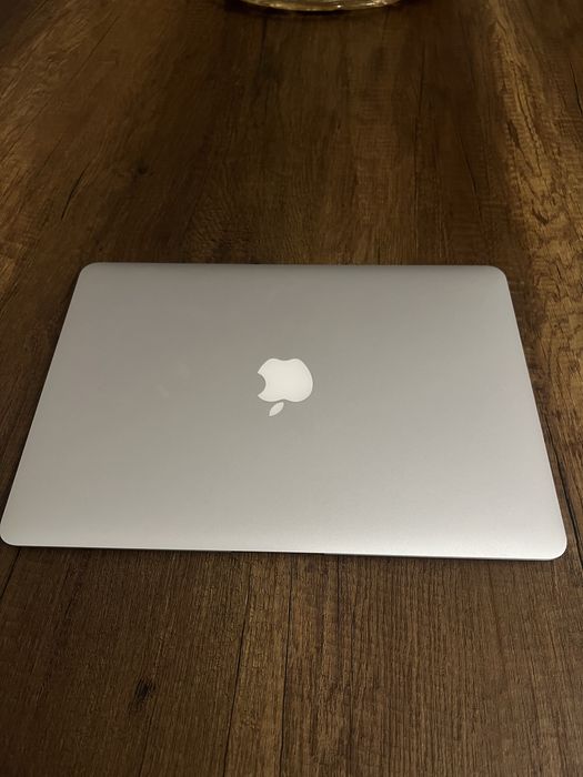 MacBook Air apple