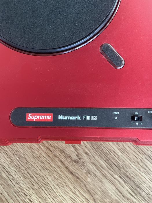 Supreme®/Numark® PT01 Portable Turntable Грамофон