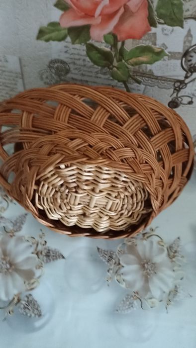 Вазы плетеные для фруктов