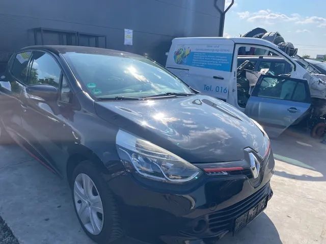 Dezmembrez Renault Clio 4 2015 1.2 benzina