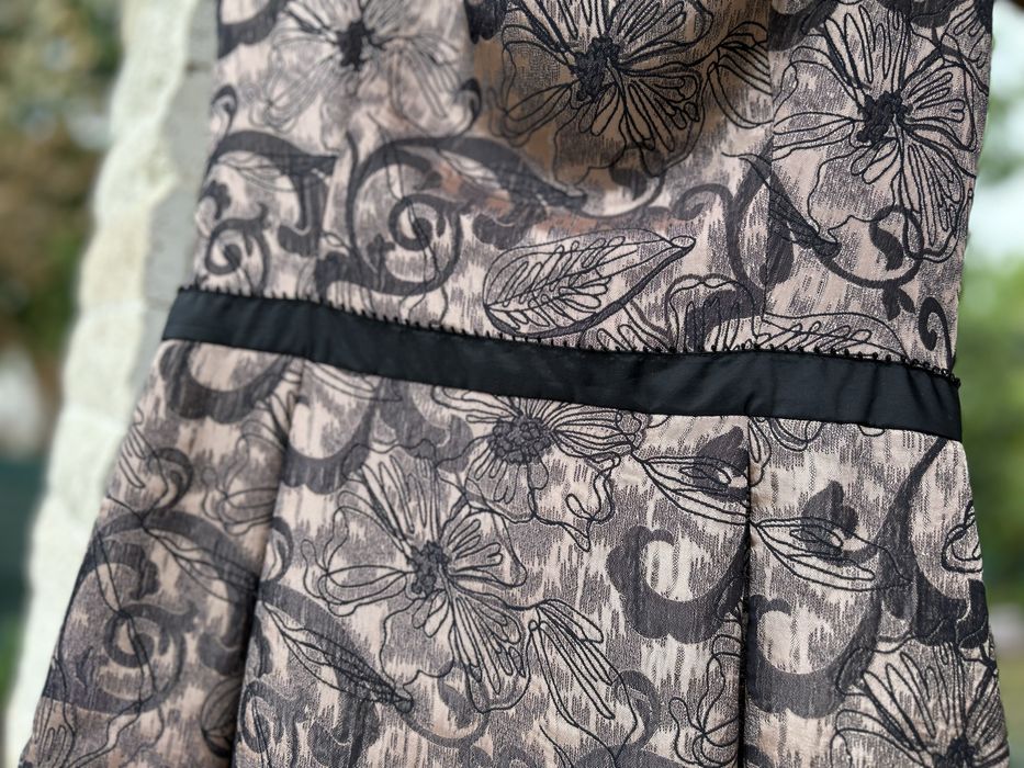 Rochie elegantă cu pliuri, aurie-negru, mărimea 38, croitorie
