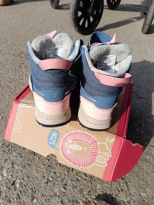 Детски зимни отоплени обувки