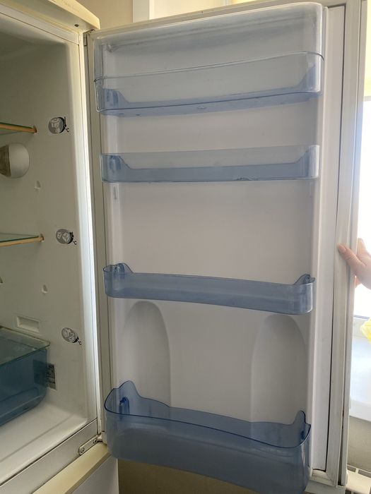 Срочно продам холодильник