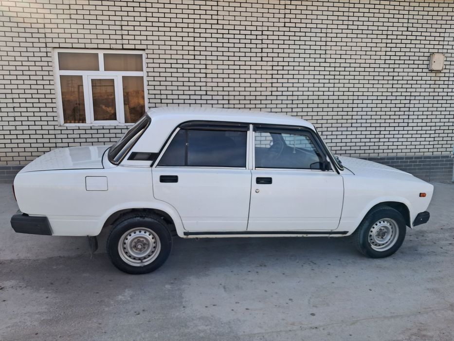 Vaz 2107 sotiladi